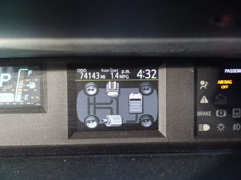 Used 2013 Toyota Prius C One image 22