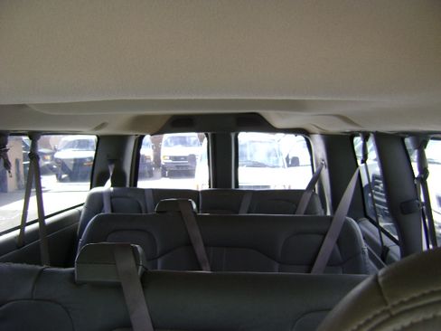 Used 2010 Chevrolet Express 3500 LS image 11