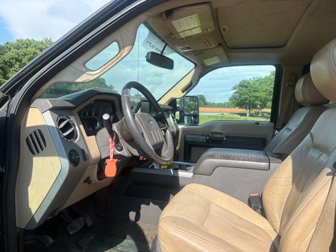 Used 2013 Ford F250 4x4 Crew Cab Super Duty image 7