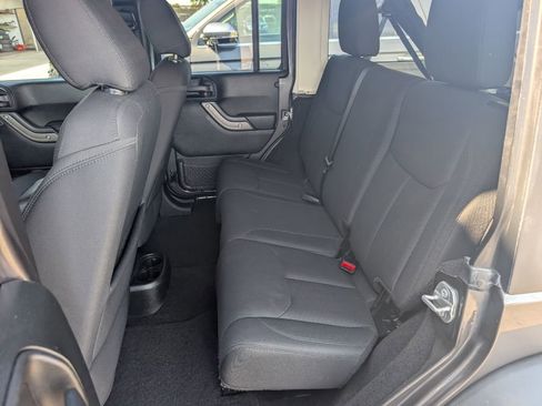 Used 2016 Jeep Wrangler 4WD Unlimited Sport image 8