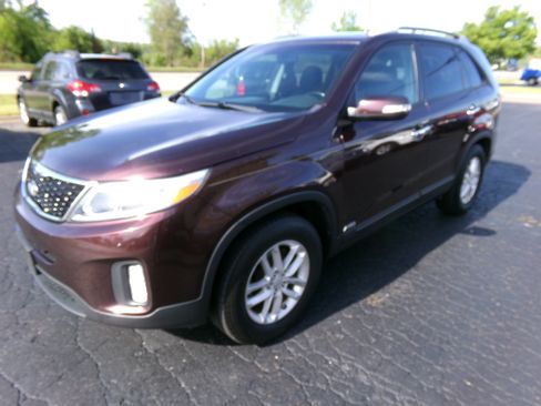 Used 2015 Kia Sorento AWD LX image 1