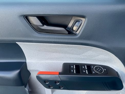 Used 2024 Ford Maverick XLT image 14