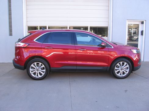 Used 2023 Ford Edge Titanium image 16