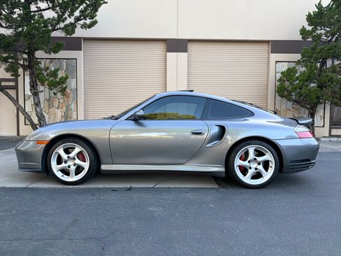 Used 2002 Porsche 911 Turbo 4 Coupe AWD/4WD image 3