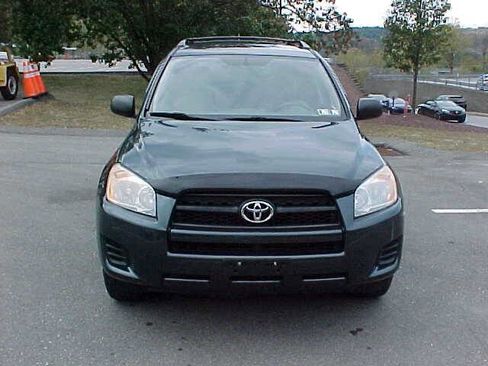 Used 2009 Toyota RAV4 LE image 3