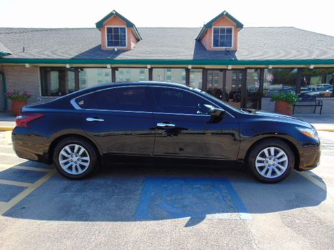Used 2018 Nissan Altima 2.5 S image 10