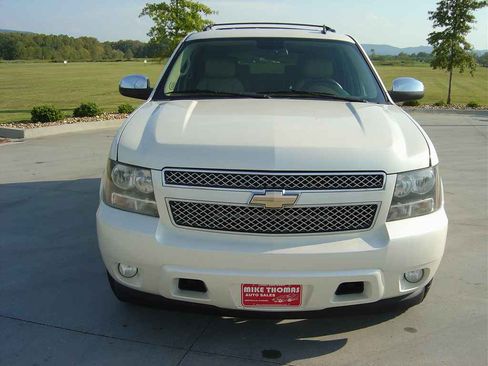 Used 2011 Chevrolet Tahoe LTZ image 6