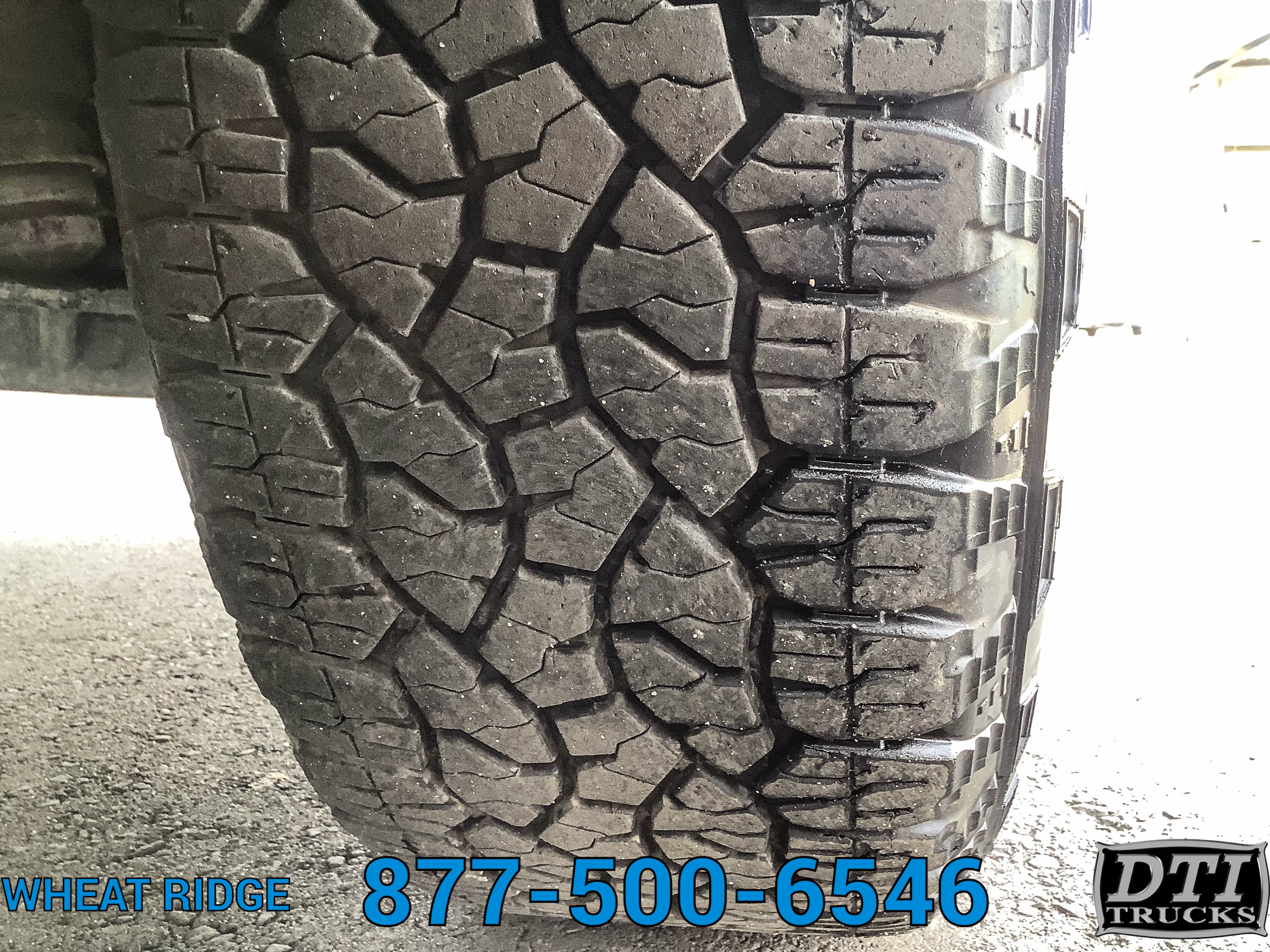 Used 2025 Chevrolet Silverado 2500 4x4 Crew Cab Custom image 4