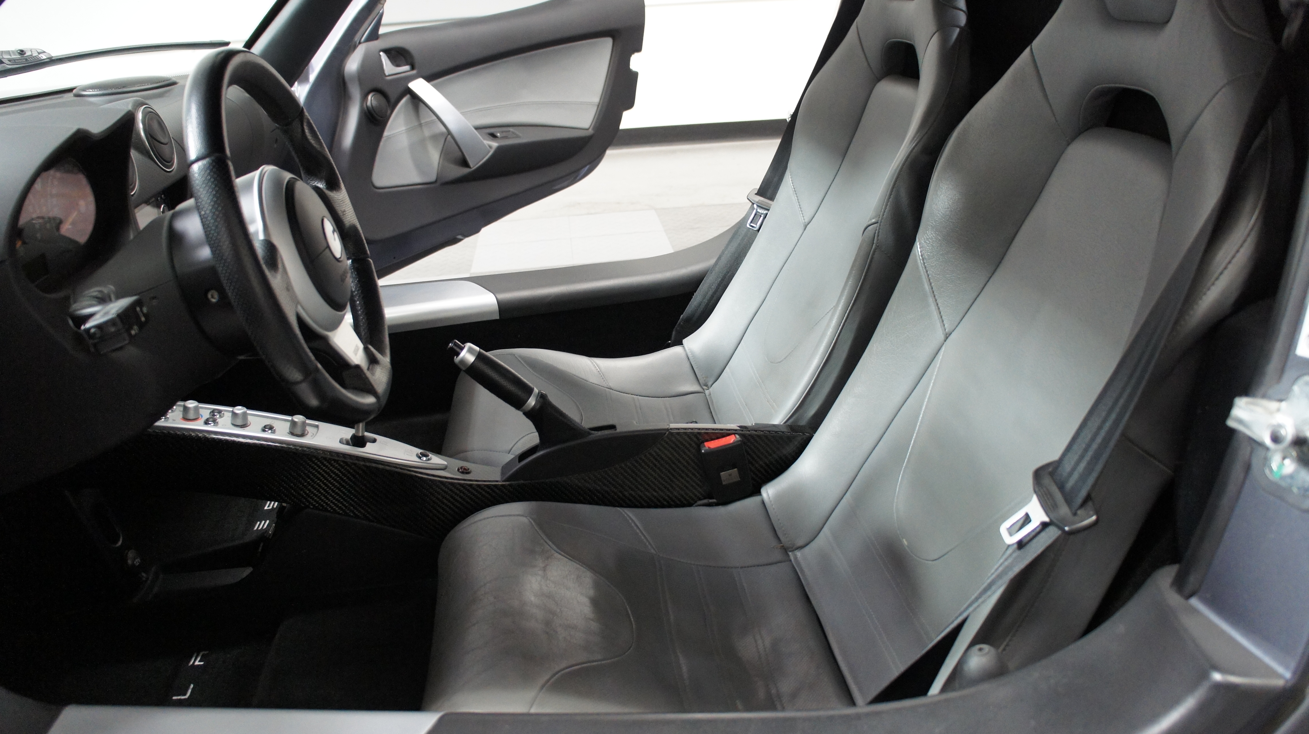 Used 2008 Tesla Roadster RWD image 22