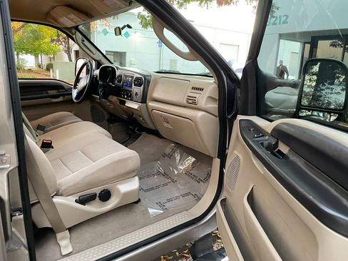 Used 2007 Ford F250 XLT image 3