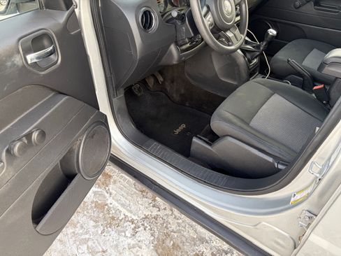 Used 2014 Jeep Patriot Sport image 11