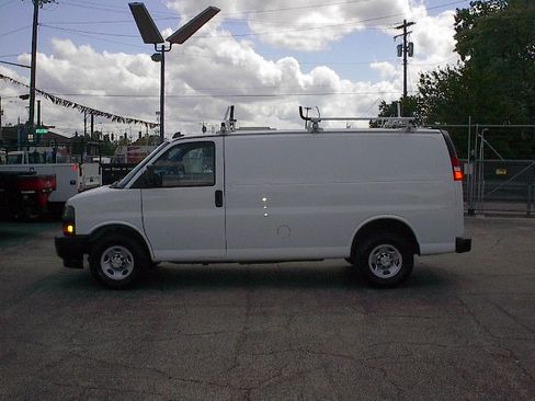 Used 2021 Chevrolet Express 3500 UNAVAIL RWD image 7