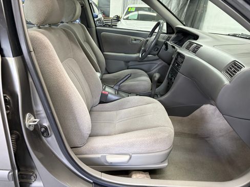 Used 2001 Toyota Camry LE FWD image 13