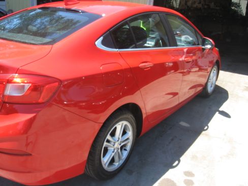 Used 2016 Chevrolet Cruze LT Sedan FWD image 4
