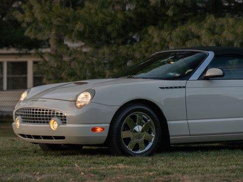 Used 2003 Ford Thunderbird image 51