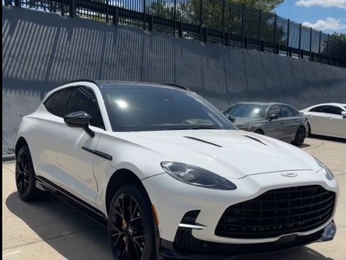 Used 2024 Aston Martin DBX 707 image 16