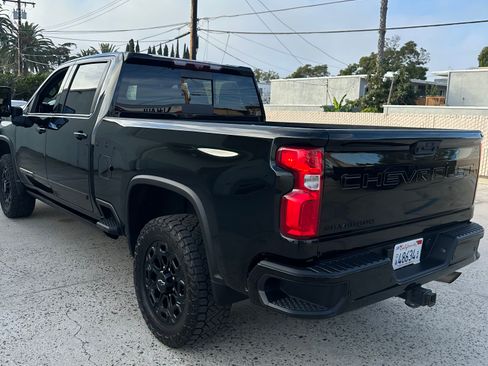 Used 2024 Chevrolet Silverado 2500 High Country image 3