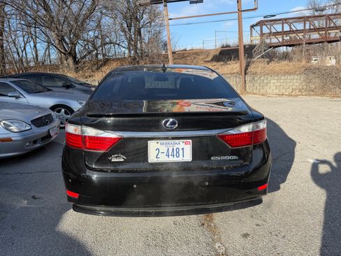 Used 2013 Lexus ES 300h image 2