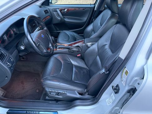 Used 2006 Volvo V70 2.4 image 27