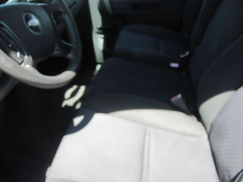 Used 2010 Chevrolet Silverado 1500 2WD Crew Cab LS image 2