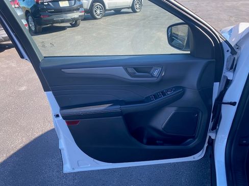 Used 2024 Ford Escape Active image 13