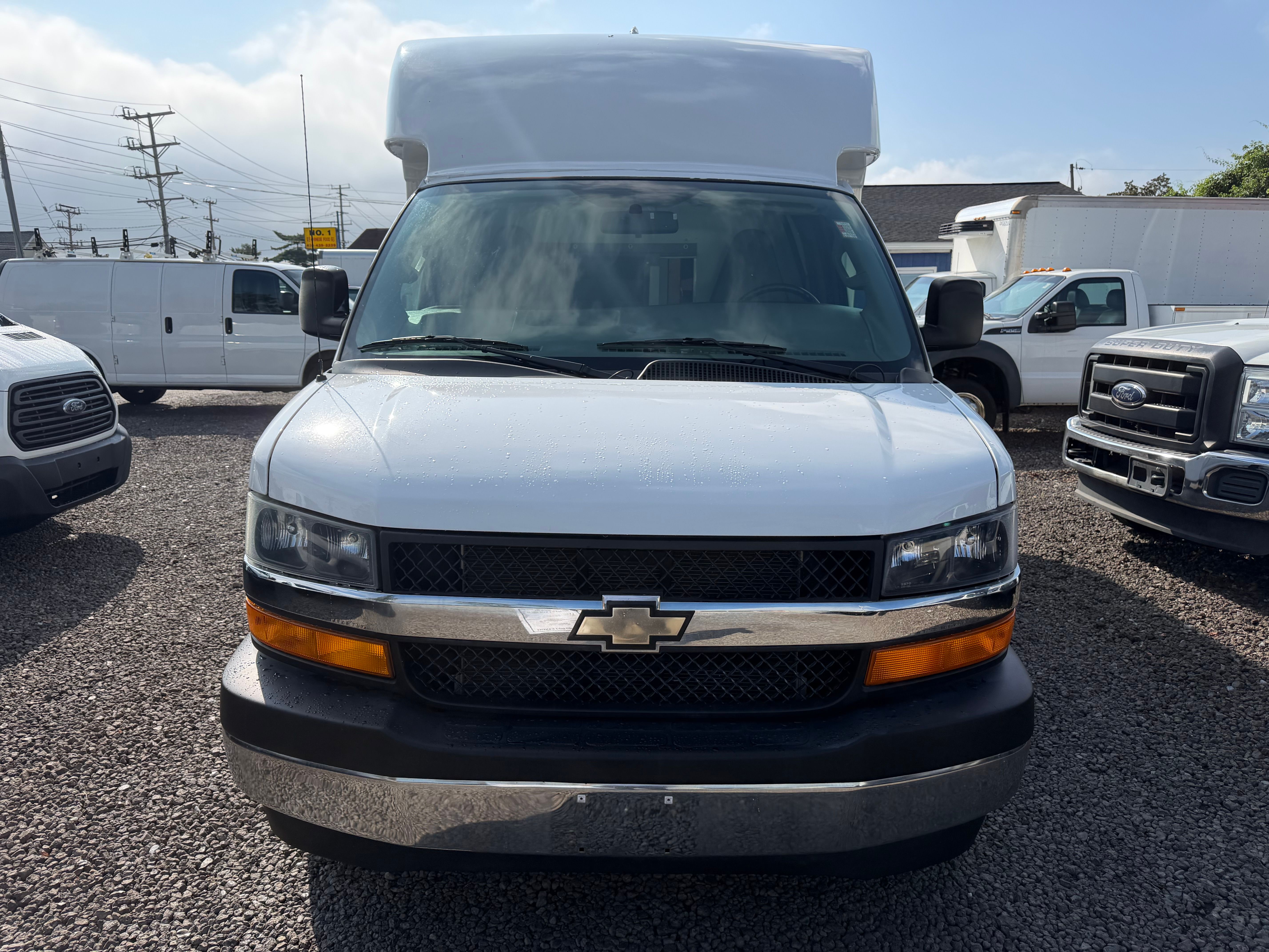 Used 2019 Chevrolet Express 3500 UNAVAIL RWD image 2