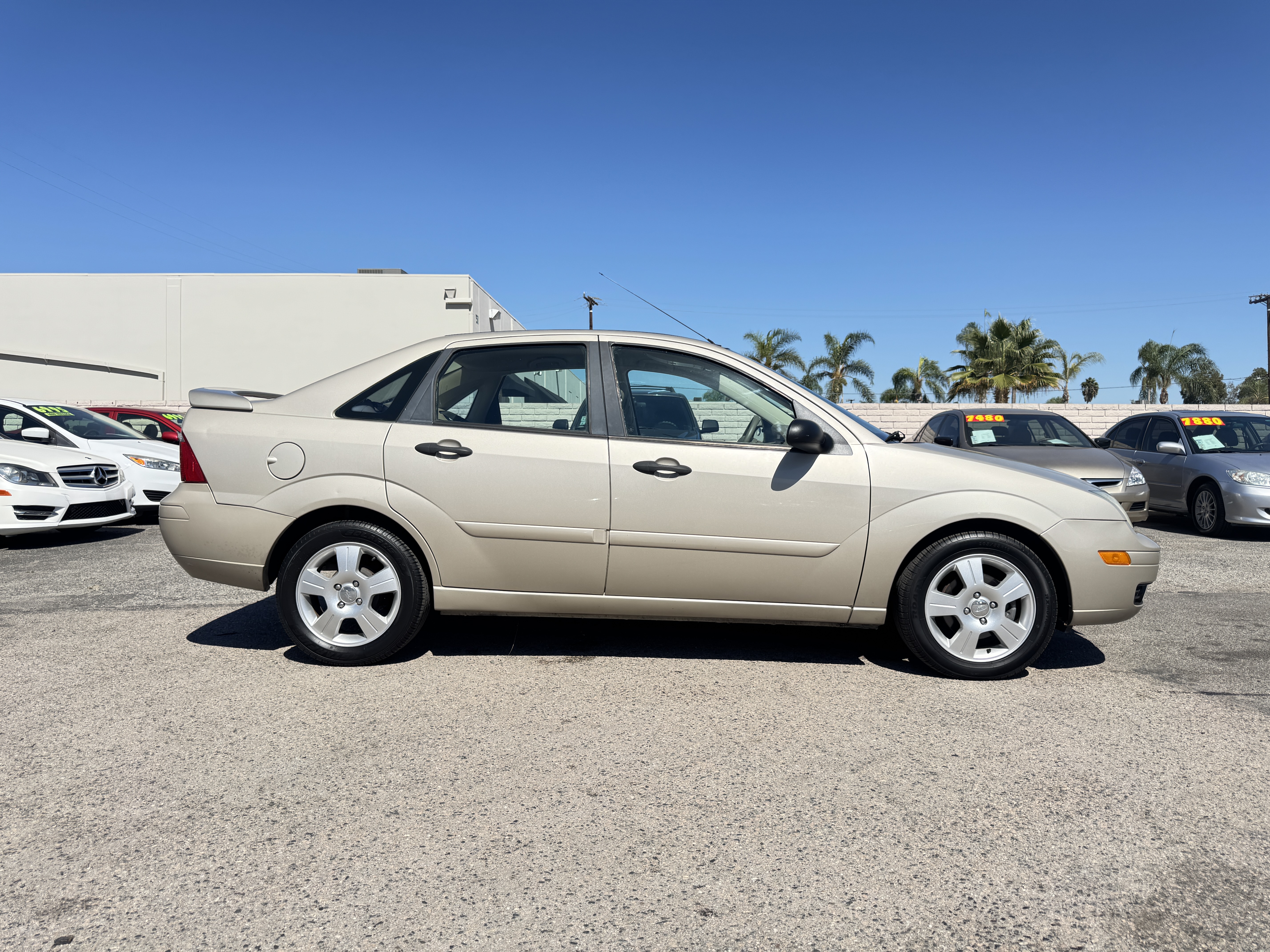 Used 2007 Ford Focus ZX4 Sedan FWD image 10
