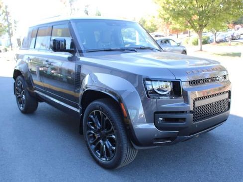 New 2026 Land Rover Defender 110 OCTA image 9