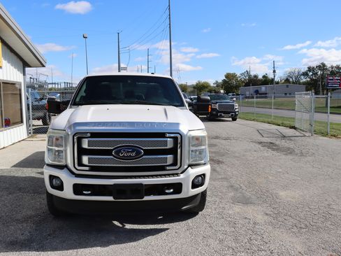 Used 2016 Ford F350 Platinum image 2