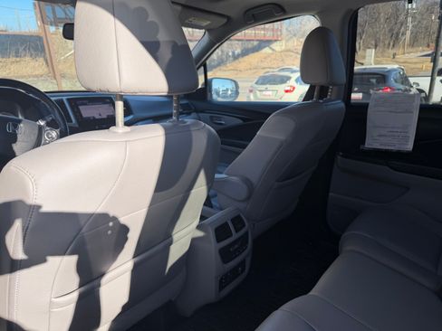 Used 2017 Honda Pilot Touring image 12
