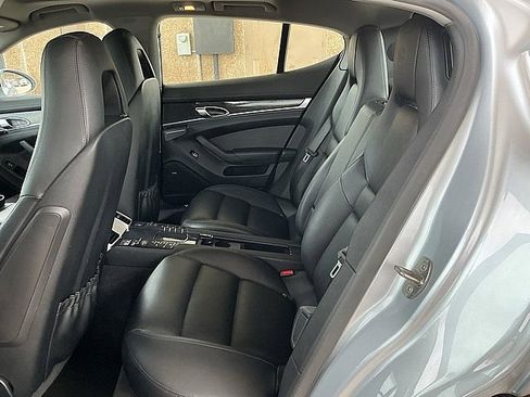 Used 2016 Porsche Panamera 4 Platinum Edition image 13