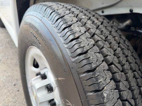 Used 2020 Chevrolet Express 2500 image 18