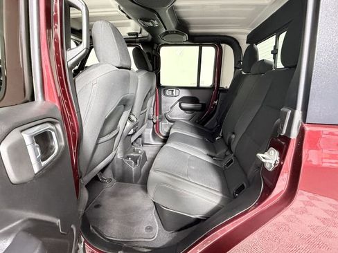 Used 2021 Jeep Gladiator Willys image 22