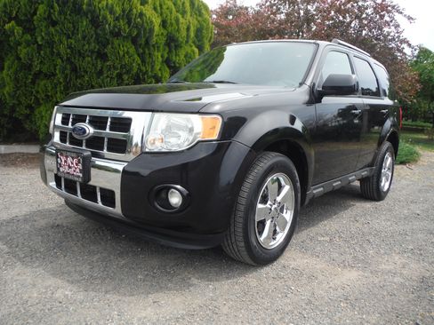 Used 2011 Ford Escape 2WD Limited image 1