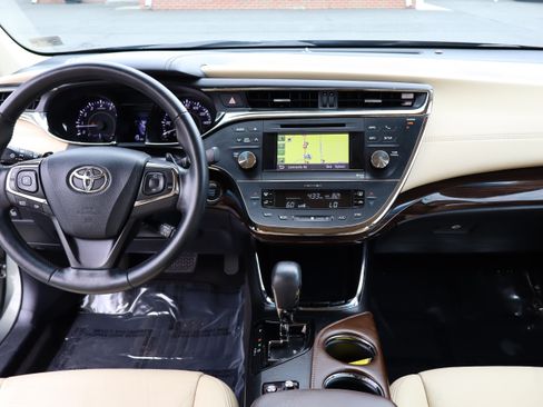 Used 2013 Toyota Avalon XLE Touring FWD image 17