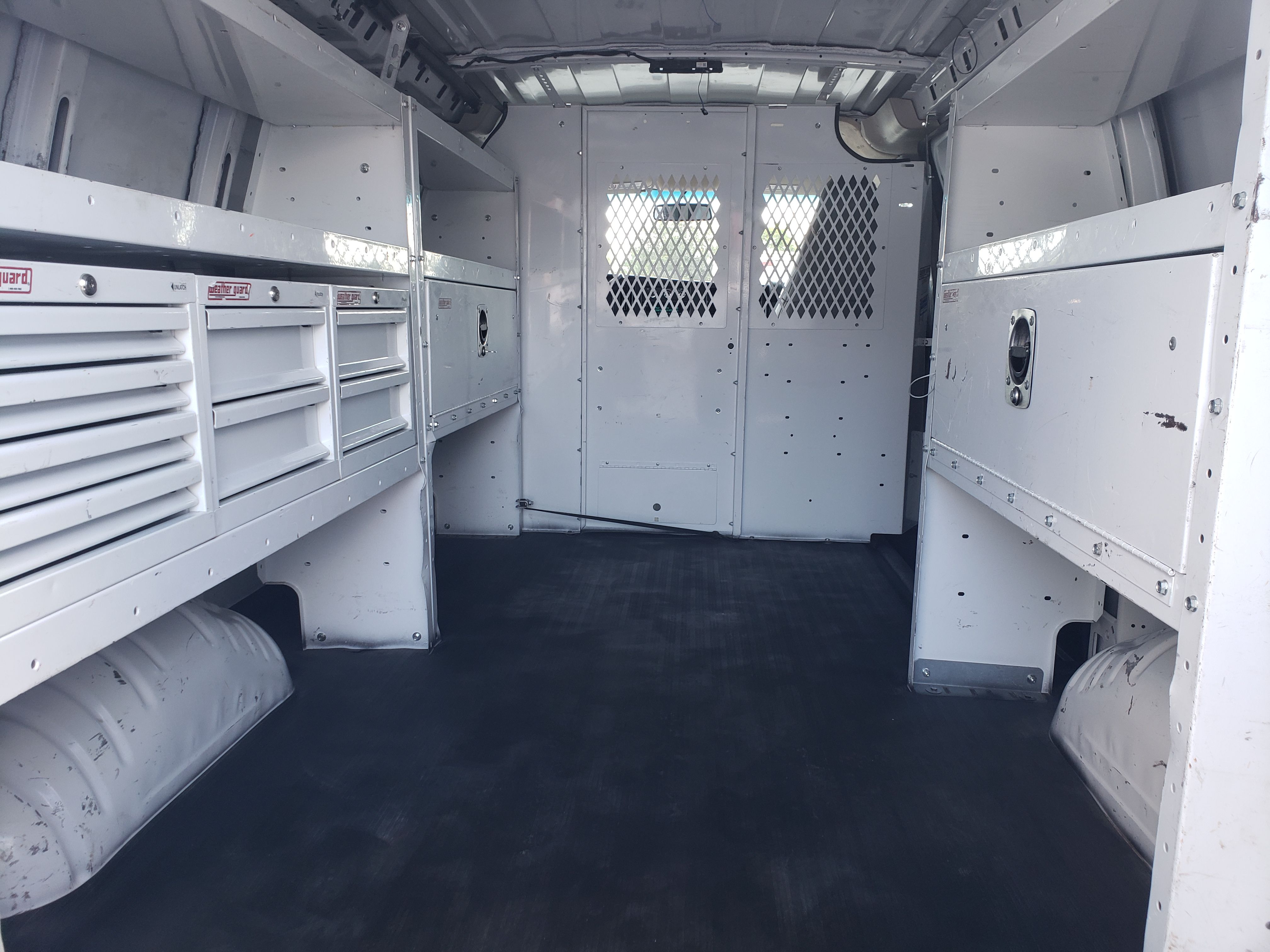 Used 2021 Chevrolet Express 2500 UNAVAIL RWD image 9