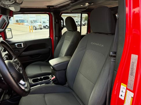 Used 2019 Jeep Wrangler 4WD Unlimited Sahara image 64