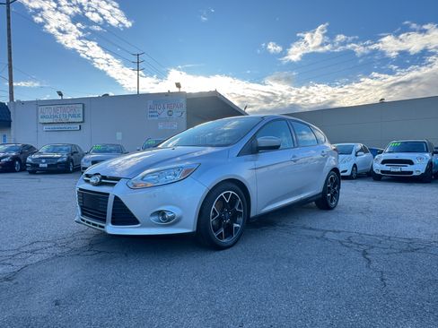 Used 2012 Ford Focus SE image 2