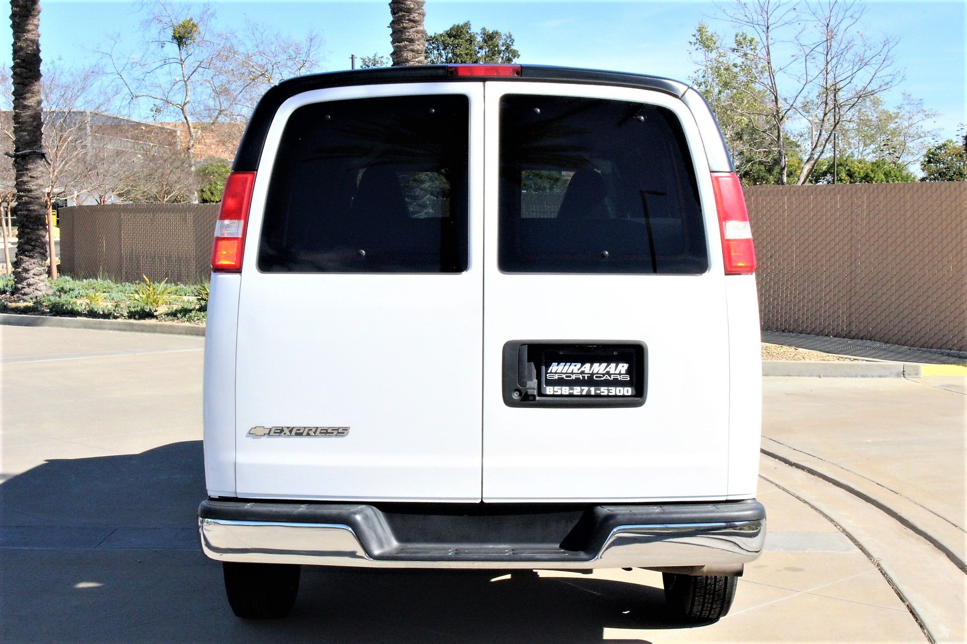 Used 2019 Chevrolet Express 3500 LT RWD image 10