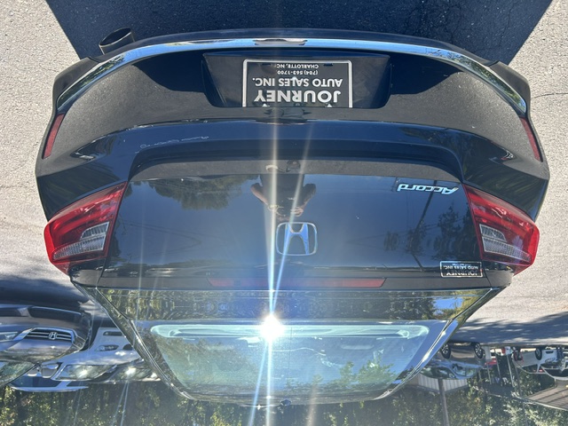 Used 2017 Honda Accord EX-L Coupe image 4