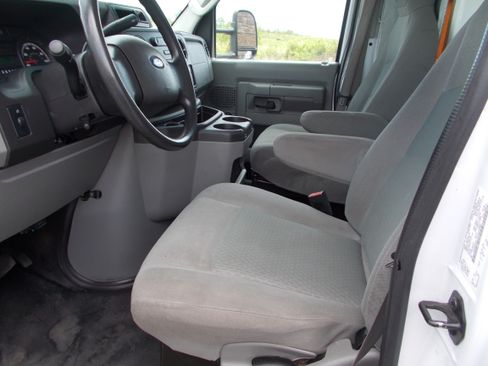 Used 2016 Ford E-350 and Econoline 350 XL image 22