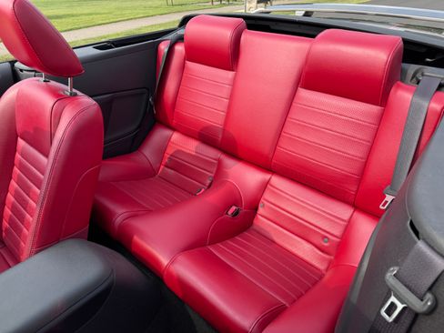 Used 2005 Ford Mustang Premium image 13