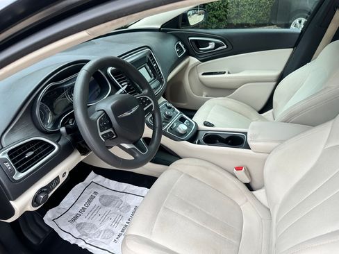 Used 2016 Chrysler 200 Limited image 11