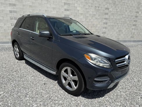 Used 2016 Mercedes-Benz GLE 350 w/ Premium Package image 4
