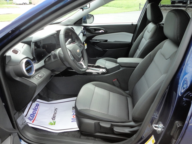 Used 2024 Chevrolet Trax LT FWD image 6