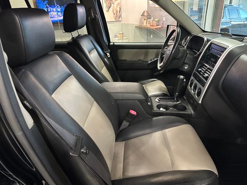 Used 2007 Ford Explorer XLT image 12
