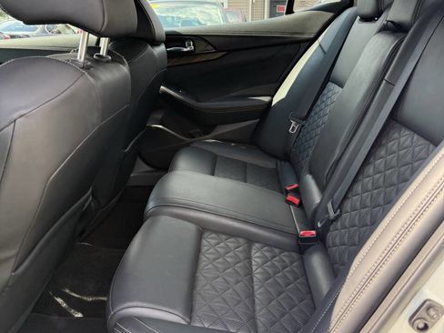 Used 2018 Nissan Maxima Platinum image 14