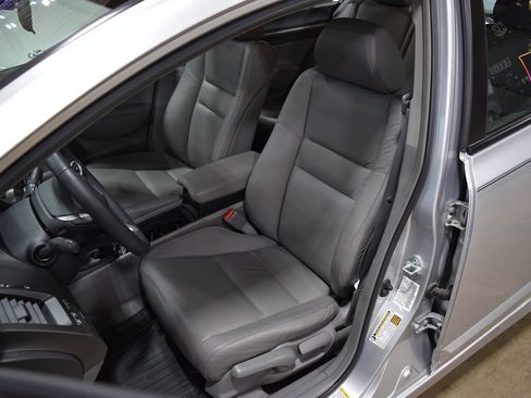 Used 2010 Honda Civic EX-L image 18