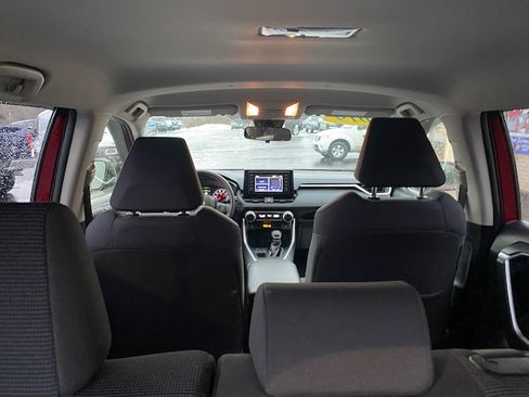 Used 2019 Toyota RAV4 LE image 19