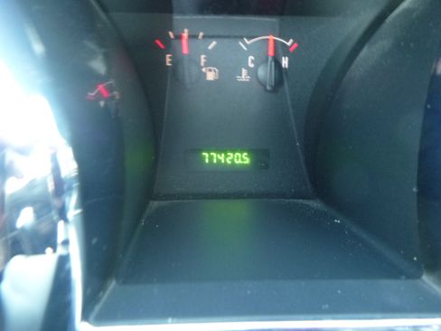 Used 2005 Ford Mustang Coupe RWD image 17